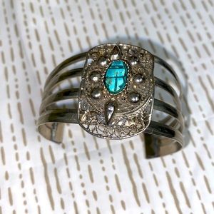 silver and turquoise bracelet